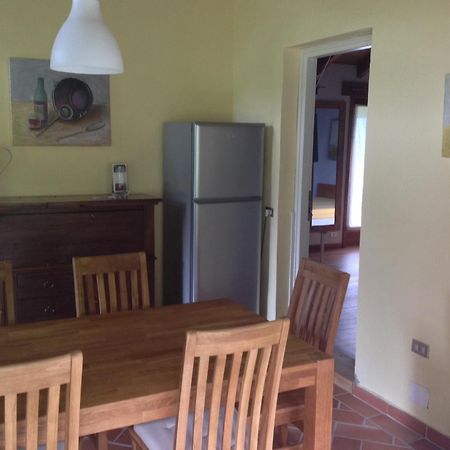 Il Ciliegio Selvatico Apartment แวร์บาเนีย ห้อง รูปภาพ