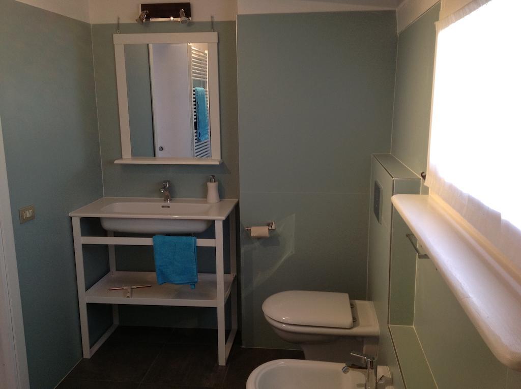 Il Ciliegio Selvatico Apartment แวร์บาเนีย ห้อง รูปภาพ