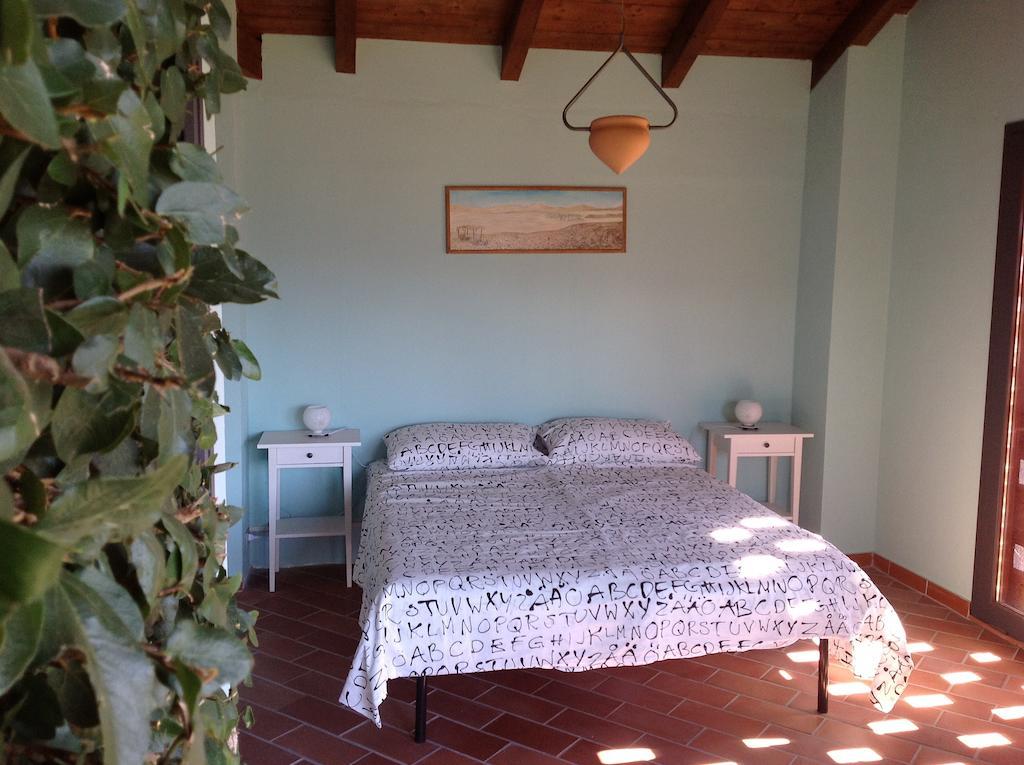 Il Ciliegio Selvatico Apartment แวร์บาเนีย ห้อง รูปภาพ