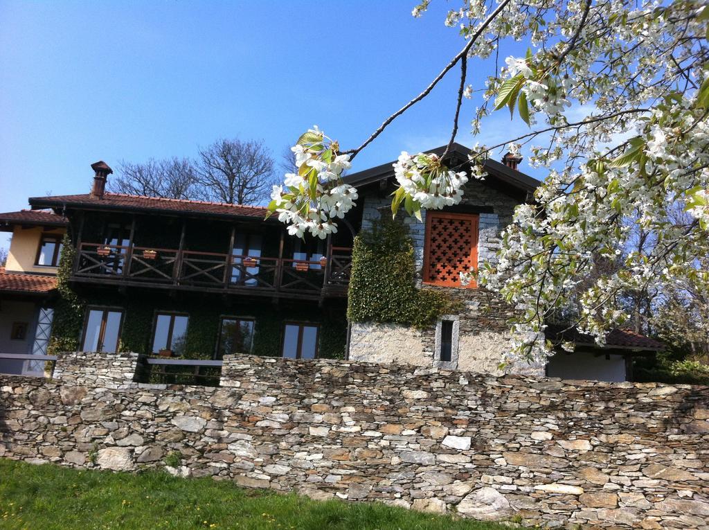 Il Ciliegio Selvatico Apartment แวร์บาเนีย ภายนอก รูปภาพ